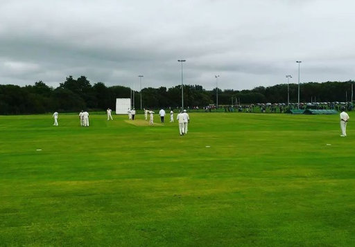 Report: 2nds win game in hand to extend lead at top